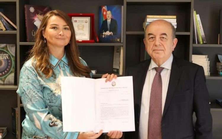 Paşayeva Paşa Qəlbinuru təbrik etdi Paşayeva Paşa Qəlbinuru təbrik etdi