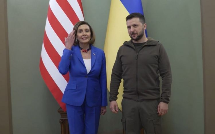 Nensi Pelosi Zelenski ilə görüşüb -  VİDEO
