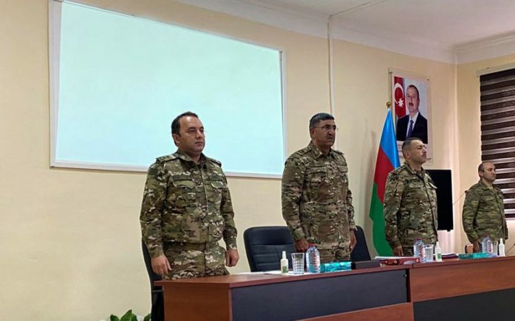 Müdafiə Nazirliyi Laçında iclas keçirdi -  FOTO