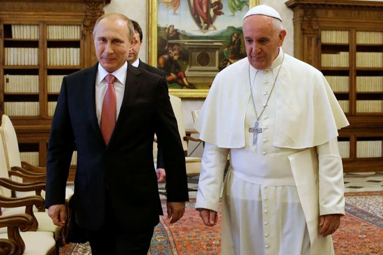 Roma papası: "Putinlə görüşməyə hazıram"