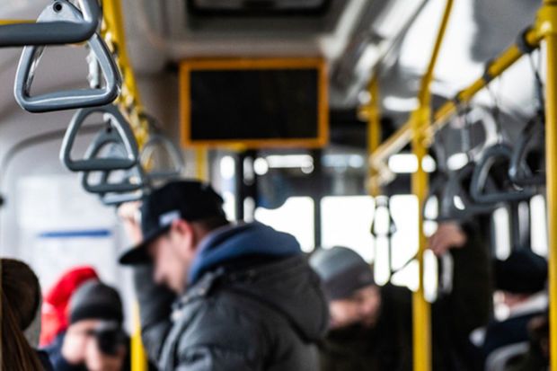 Bakı avtobuslarında qızlara qarşı seksual hərəkətlər edən  manyak tutuldu