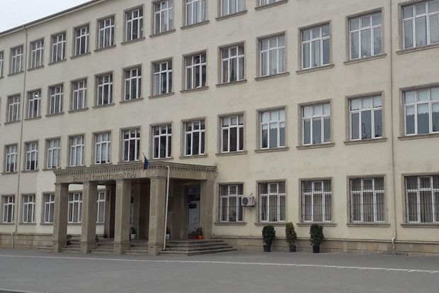 Bakıda məktəbli bıçaqlandı Bakıda məktəbli bıçaqlandı