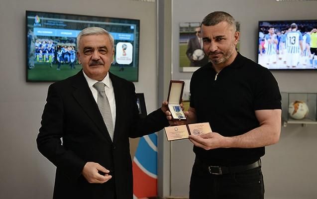 Qurban Qurbanova “Şöhrət” ordeni təqdim olunub Qurban Qurbanova “Şöhrət” ordeni təqdim olunub