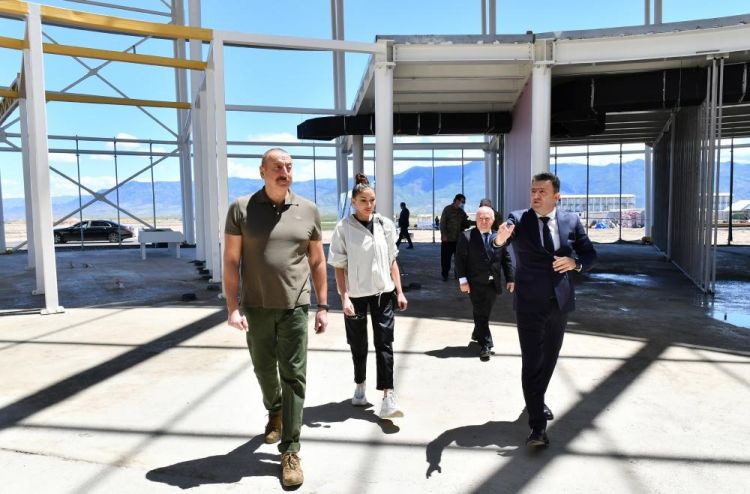 Prezident Zəngilan Beynəlxalq Hava Limanının tikintisi ilə tanış olub -  FOTO - Yenilənib