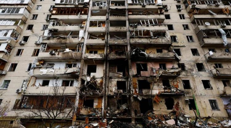 Zelenski Ukraynadakı panel evlərin sökülməsini təklif edib