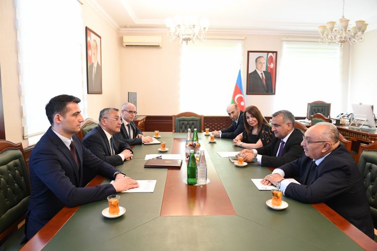 Dövlət Komitəsi və Mediasiya Şurası arasında memorandum imzalanıb