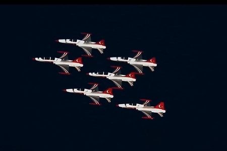 Bayraktar Akıncı türk pilotların Bakı səmasındakı şousunu çəkib -  VİDEO