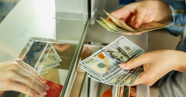 Dollar almaq istəyənlərin nəzərinə -Mərkəzi Bank  MƏLUMAT YAYDI
