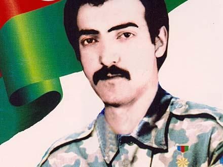 Milli Qəhrəmanın anası dəfn edilib - FOTO Milli Qəhrəmanın anası dəfn edilib - FOTO