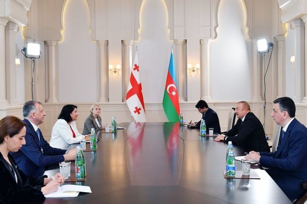 İlham Əliyev Gürcüstan prezidenti ilə görüşdü - YENİLƏNİB