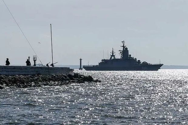 Rusiya hərbi gəmisi Danimarkanın ərazi sularını pozub