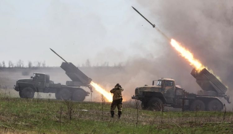 Almaniyanın müdafiə naziri AÇIQLADI: Ukrayna verilən silahlarla...