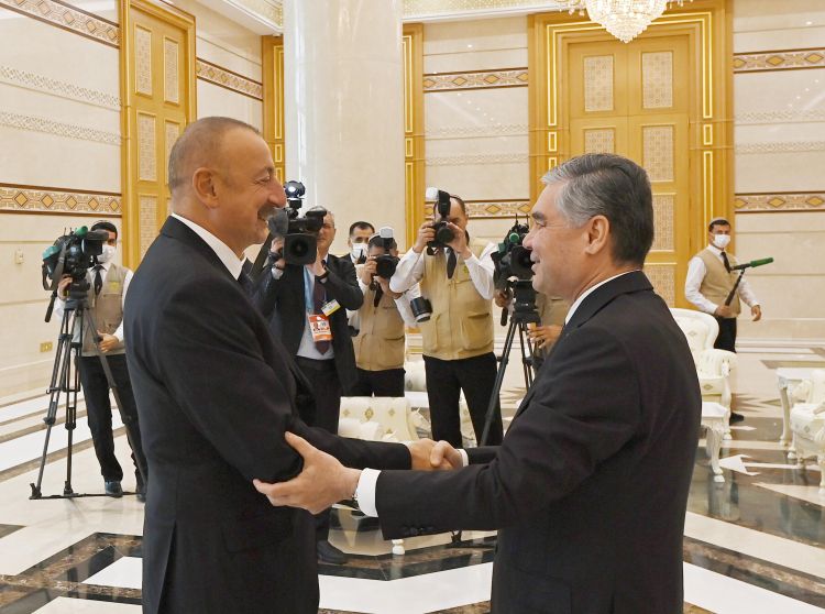 İlham Əliyev Berdiməhəmmədovla görüşüb - FOTO - Yenilənib İlham Əliyev Berdiməhəmmədovla görüşüb - FOTO - Yenilənib