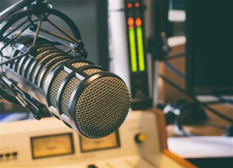 Azərbaycanda üç yeni radio açılacaq:  Müsabiqə elan edildi Azərbaycanda üç yeni radio açılacaq:  Müsabiqə elan edildi