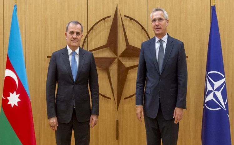 Azərbaycan XİN başçısı NATO Baş katibi ilə görüşüb
