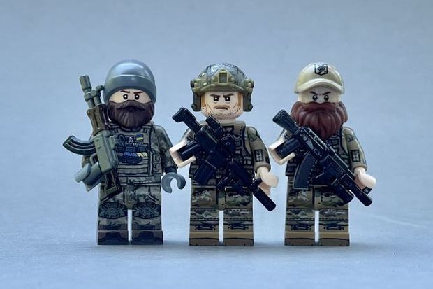 “Azovstal” müdafiəçilərinin şərəfinə yeni LEGO fiqurları hazırlandı