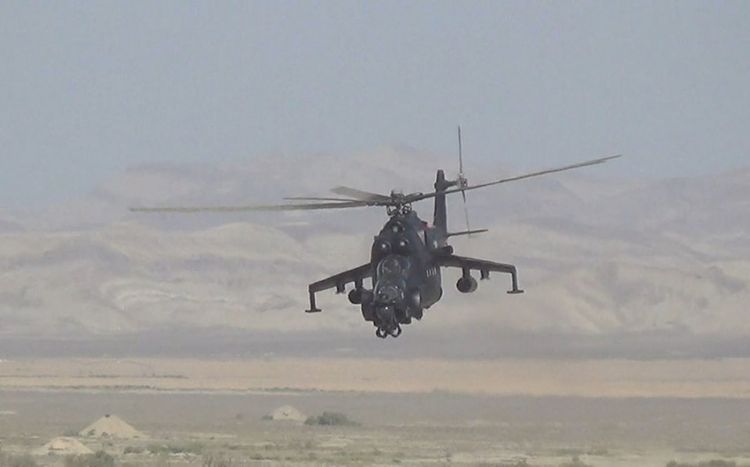 Ordumuzun helikopterlərinin təlimindən görüntülər - VİDEO