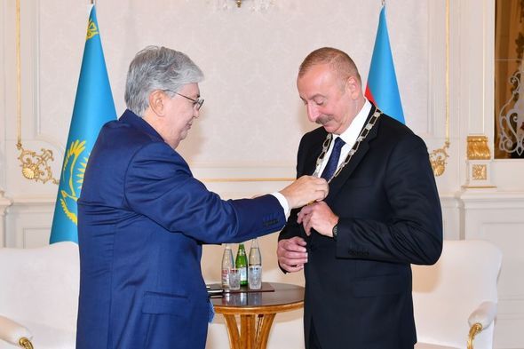 İlham Əliyev Qazaxıstanın “Altın kıran” – “Qızıl qartal” ali ordeni ilə təltif olunub -  FOTO - YENİLƏNİB İlham Əliyev Qazaxıstanın “Altın kıran” – “Qızıl qartal” ali ordeni ilə təltif olunub -  FOTO - YENİLƏNİB