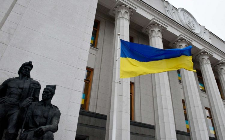Ukrayna müdafiə xərclərini yenidən artırır