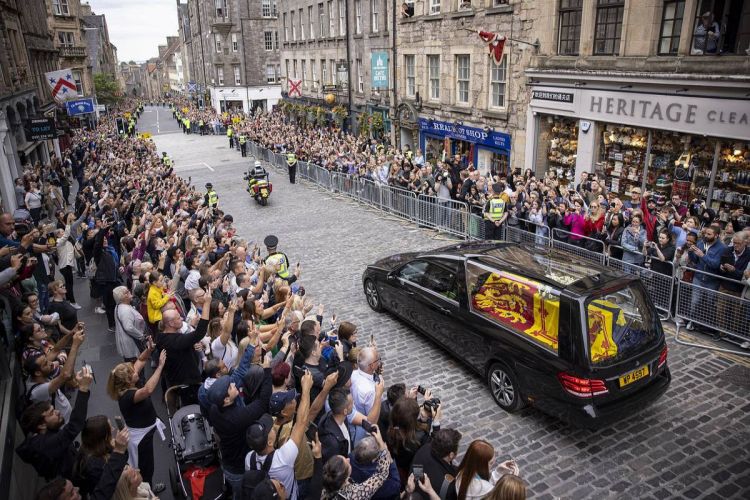 II Elizabetin dəfninin bəzi detalları məlum olub II Elizabetin dəfninin bəzi detalları məlum olub