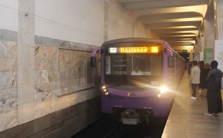 Bakı metrosunda qatarlar gecikdi