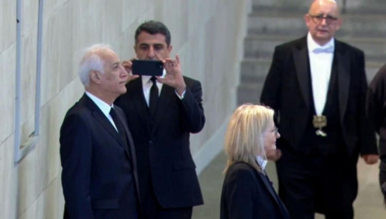 Ermənistan prezidentinin kraliçaya hörmətsizliyində Sarkisyanın əli var?