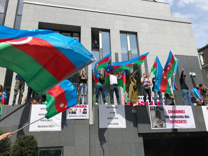 Ermənilər Belçikadakı səfirliyimizə hücum etməyə hazırlaşır - XƏBƏRDARLIQ Ermənilər Belçikadakı səfirliyimizə hücum etməyə hazırlaşır - XƏBƏRDARLIQ