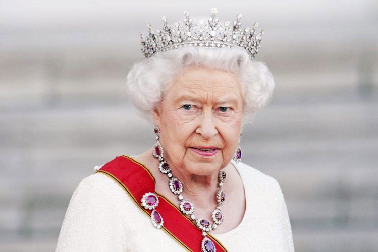 Kraliça II Elizabetin ölüm səbəbi bəlli oldu -  qocalıq