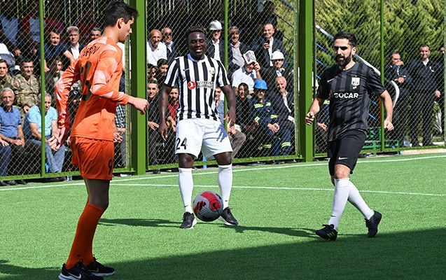 SOCAR-ın prezidenti futbol oynadı -  FOTOLAR