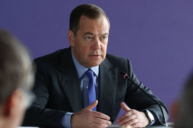 Medvedev Makronu sərt tənqid etdi: Erməni diasporasının rəğbətini qazanmağa hesablanıb...