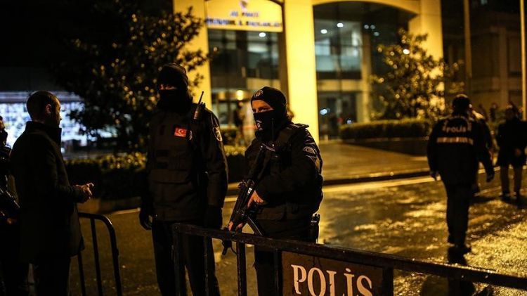 İstanbulda polislərə silahlı hücum olub