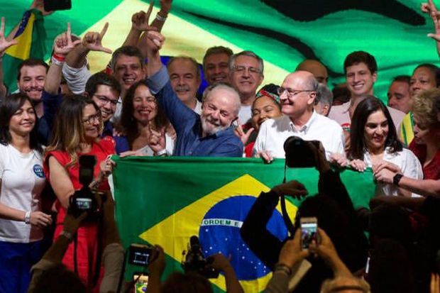 Braziliyanın yeni prezidentinin adı  BİLİNDİ