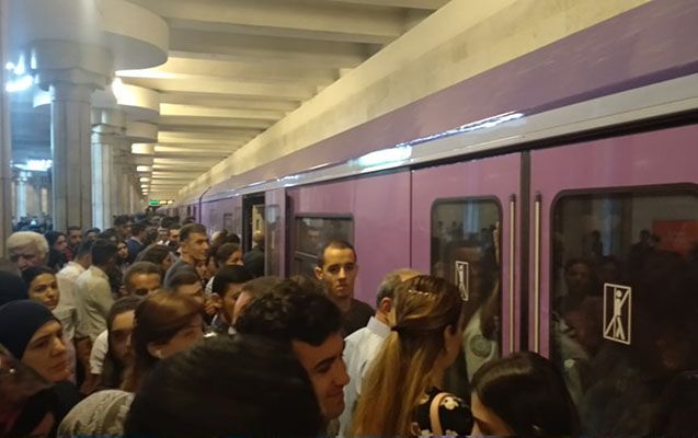 Metroda sərnişinin halı pisləşdi -  AÇIQLAMA