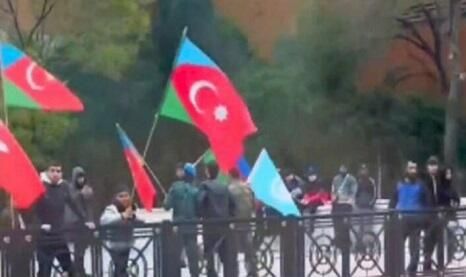 Bakı küçələrində Güney Azərbaycanın bayrağı -  VİDEO