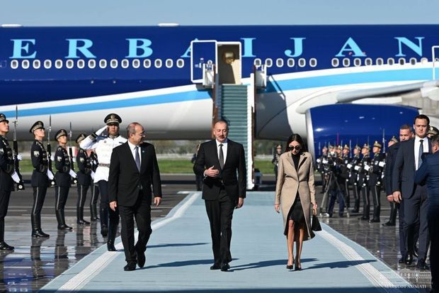 İlham Əliyev Özbəkistana səfərə gedib İlham Əliyev Özbəkistana səfərə gedib