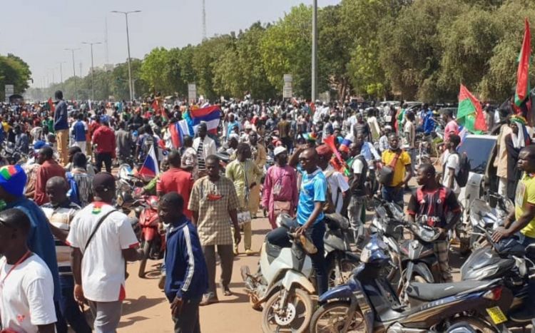 Burkina-Fasoda Fransa əleyhinə nümayiş keçirilib, qoşunların ölkədən çıxarılması tələb edilib