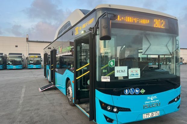 Bakıya 12 metrlik avtobuslar gətirildi -  FOTO/VİDEO