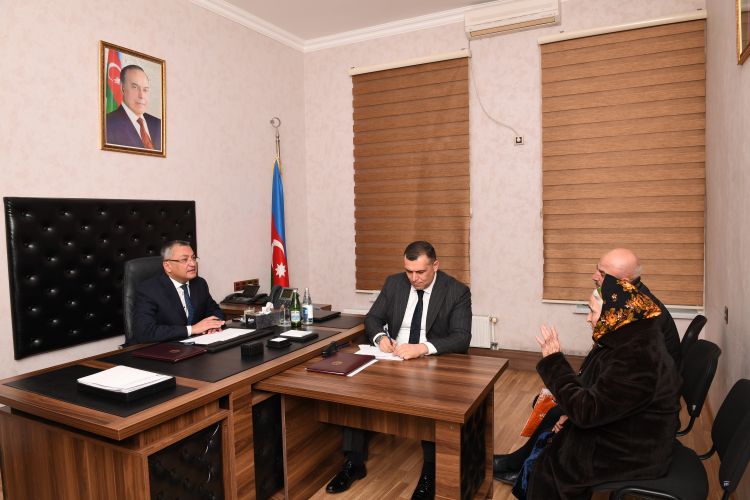 Dövlət Komitəsinin sədri vətəndaşları qəbul edib Dövlət Komitəsinin sədri vətəndaşları qəbul edib