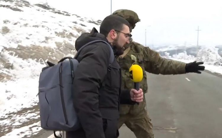 Volkovun göstərişi ilə sülhməramlılar azərbaycanlı jurnalistlərin peşə fəaliyyətinə mane olub -  VİDEO Volkovun göstərişi ilə sülhməramlılar azərbaycanlı jurnalistlərin peşə fəaliyyətinə mane olub -  VİDEO