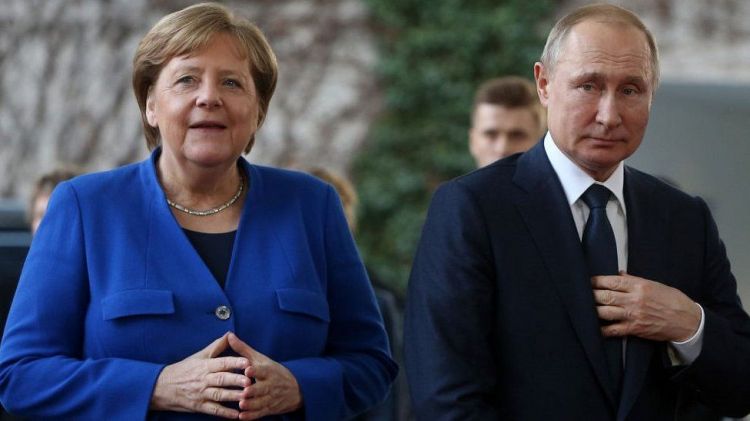 Putinin Merkelin bəyanatlarına cavabı: "Məyus oldum"