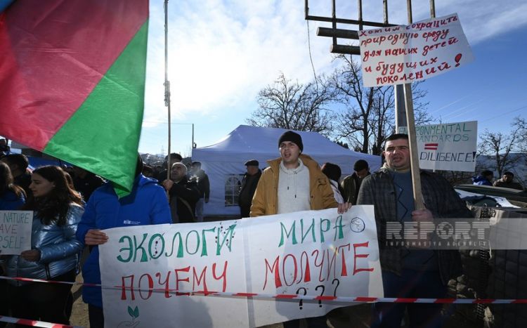Şuşa-Xankəndi yolundakı etiraz aksiyası 4-cü günündə... Şuşa-Xankəndi yolundakı etiraz aksiyası 4-cü günündə...