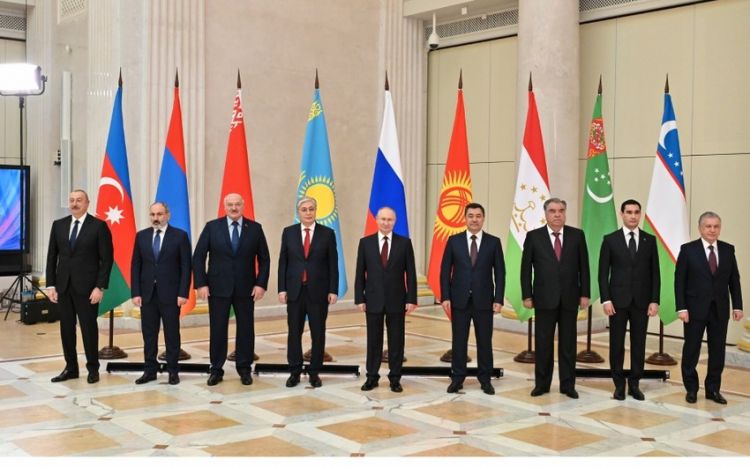 İlham Əliyev Sankt-Peterburqda iclasda iştirak edib - Yenilənib İlham Əliyev Sankt-Peterburqda iclasda iştirak edib - Yenilənib