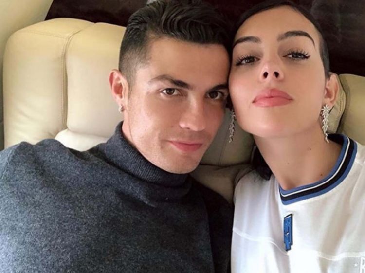 Kriştiano Ronaldo lüks villası üçün işçi axtarır - FOTO Kriştiano Ronaldo lüks villası üçün işçi axtarır - FOTO