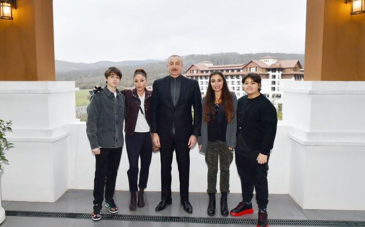 İlham Əliyev “Şabran” İstirahət Kompleksinin açılışında - FOTO - Yenilənib İlham Əliyev “Şabran” İstirahət Kompleksinin açılışında - FOTO - Yenilənib