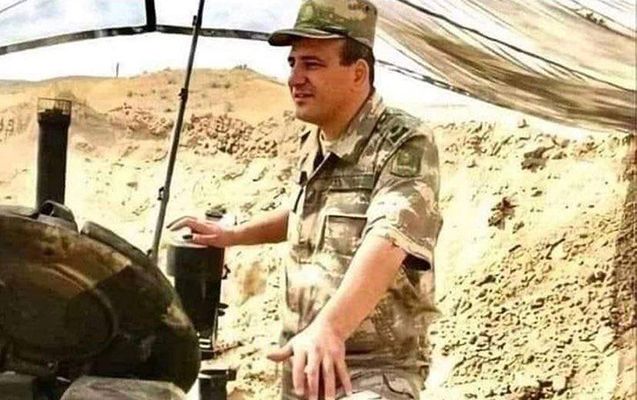 Polad Həşimov doğum günündə məzarı basında yad edildi - FOTO - VİDEO Polad Həşimov doğum günündə məzarı basında yad edildi - FOTO - VİDEO