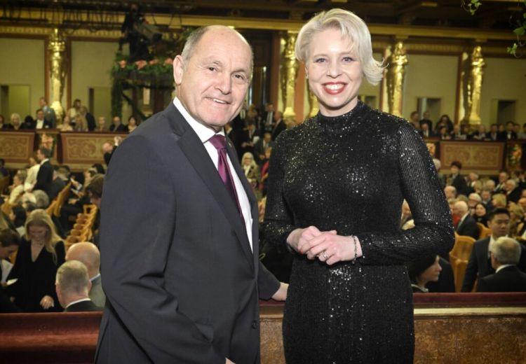 Sloveniya parlament sədrinin konsertə təyyarə ilə getməsi  ölkədə qalmaqal yaratdı Sloveniya parlament sədrinin konsertə təyyarə ilə getməsi  ölkədə qalmaqal yaratdı