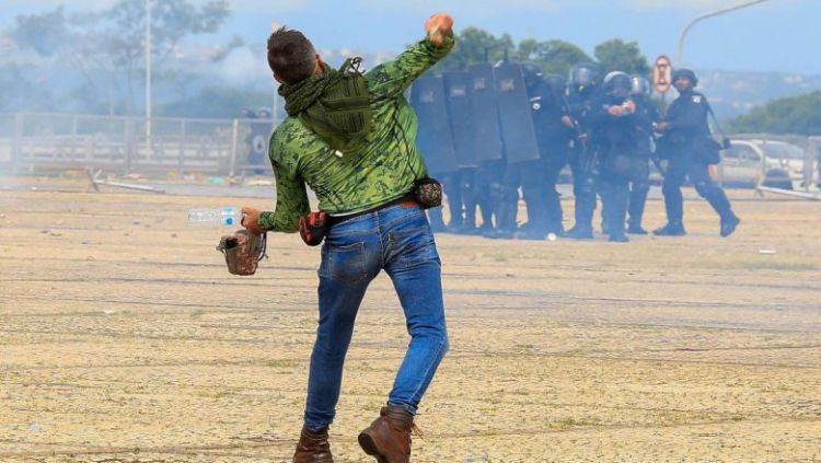 Braziliya prezidenti hərbi qüvvələri Bolsonaronun tərəfdarlarından təmizləmək qərarına gəlib