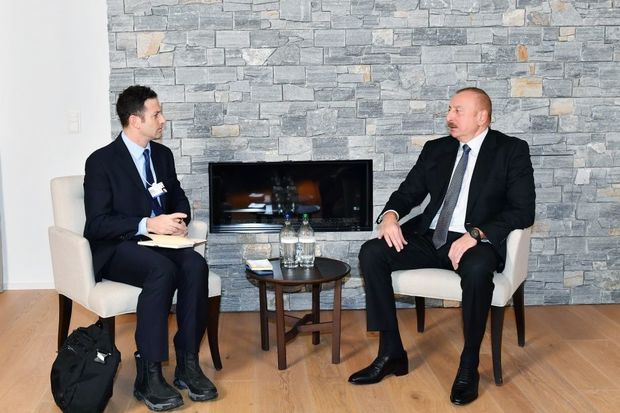 İlham Əliyev “The Goldman Sachs Group Inc.” şirkətinin qlobal məsələlər üzrə prezidenti ilə görüşdü