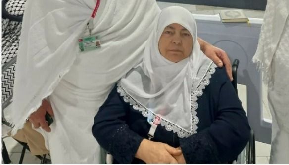 Ümrə arzusuna çatan yaşlı qadın yolda dünyasını dəyişdi Ümrə arzusuna çatan yaşlı qadın yolda dünyasını dəyişdi