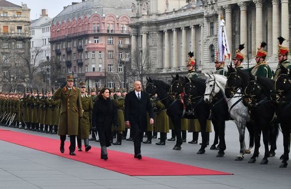 Budapeştdə Prezident İlham Əliyevin rəsmi qarşılanma mərasimi olub - FOTO